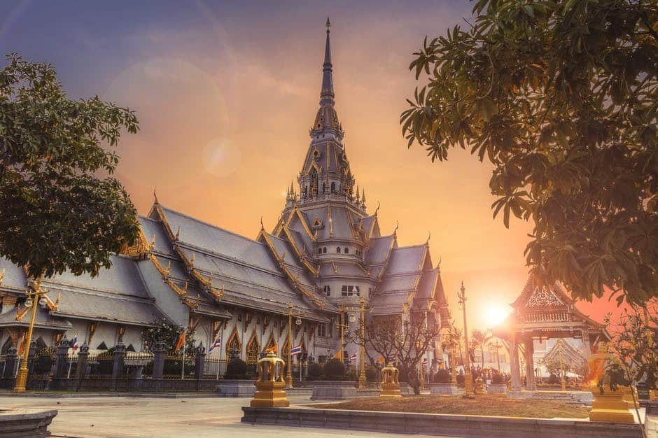 grand palace at sunset when visiting Bangkok with kids