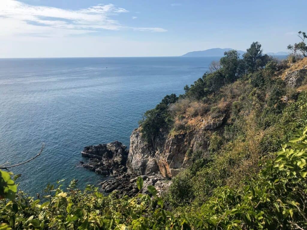 Koh Ngai viewpoint overlooking the sea and cliff 